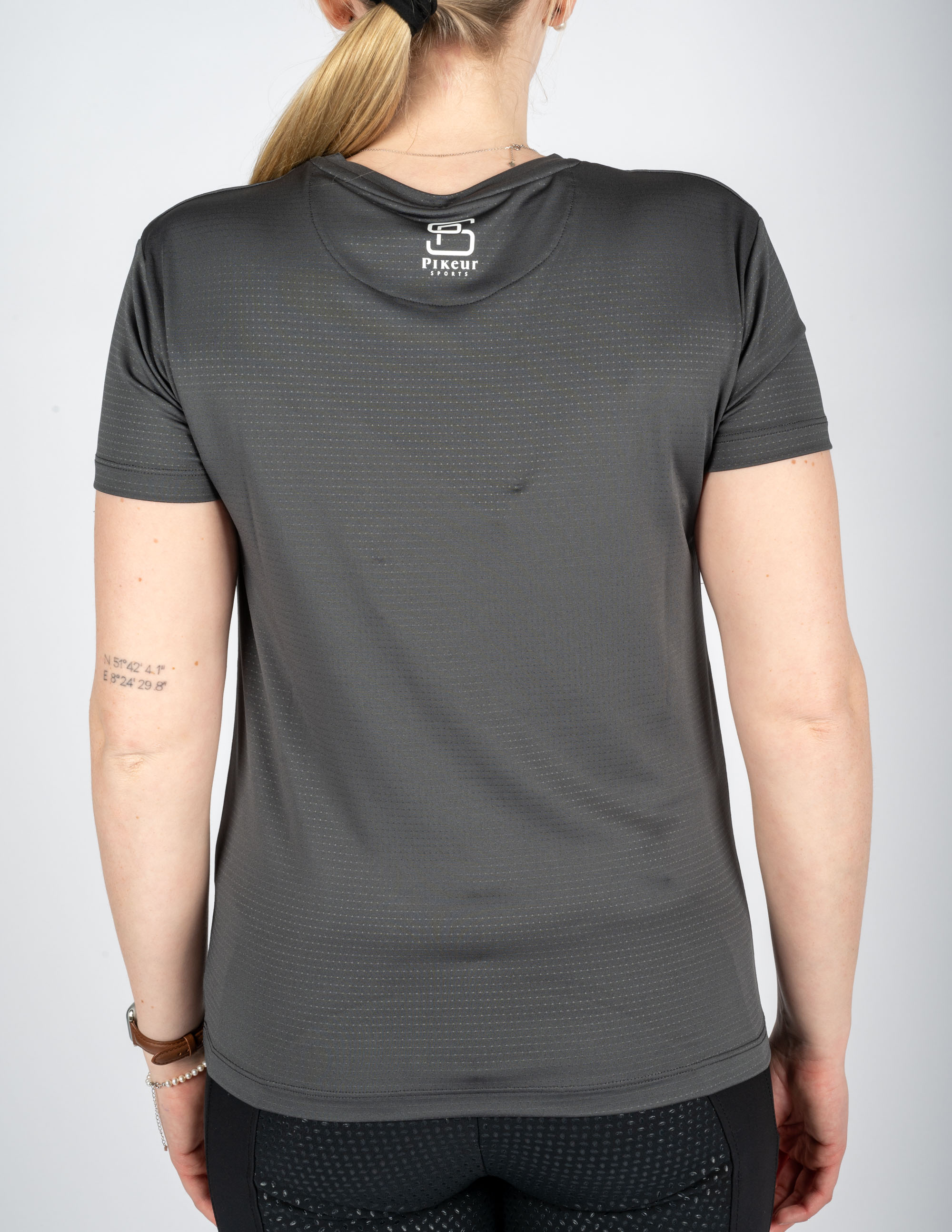 Ladies sportswear T-shirt