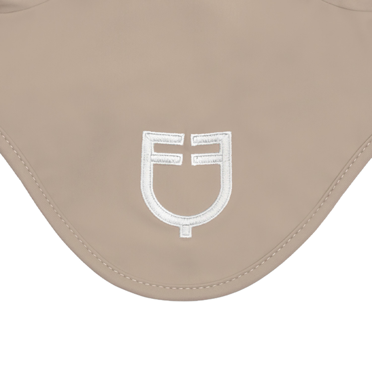 Fliegenhaube aus Funktionsgewebe mit kontrastierendem Logo