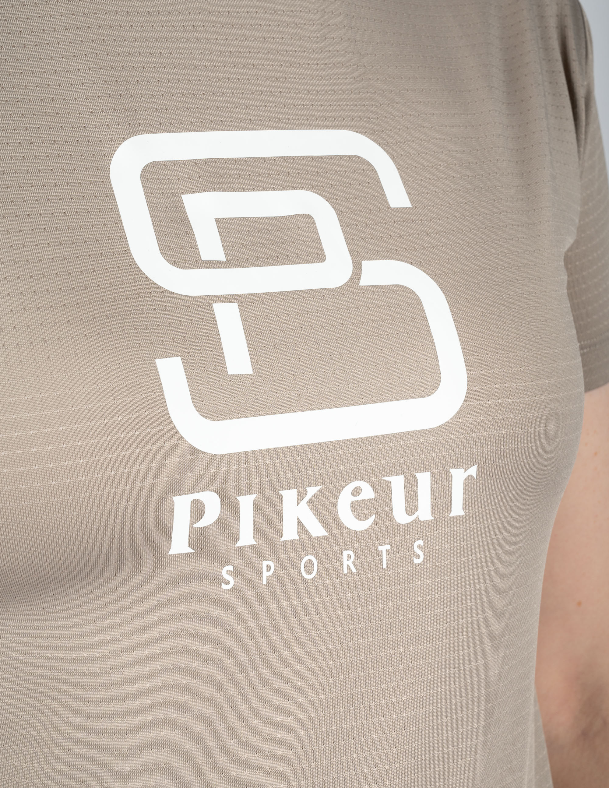 Ladies sportswear T-shirt