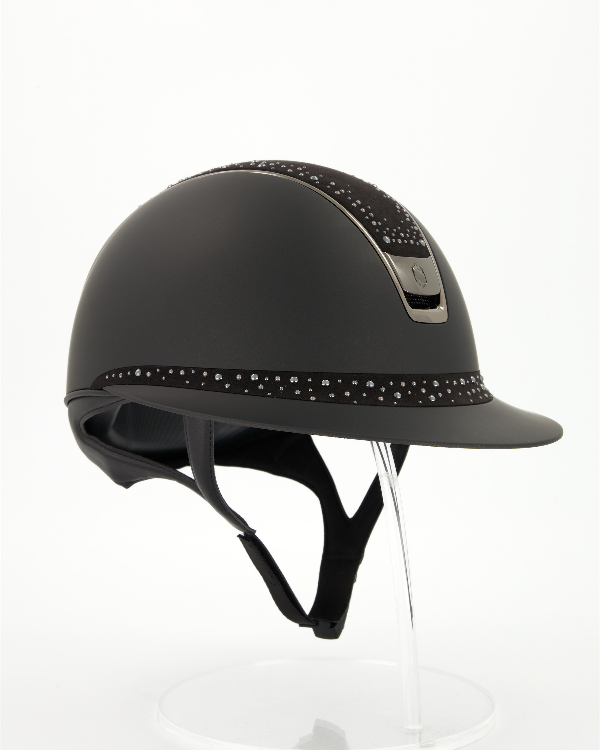 Riding helmet 2.0 Miss Shield Shadowmatt Black, Top and front strap night pearl, Trim and Blason Chrome Black in black