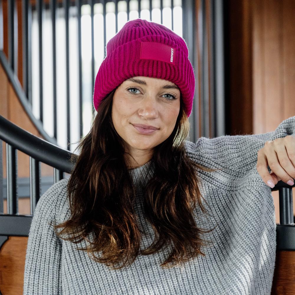 Beanie mit gummiertem Logo