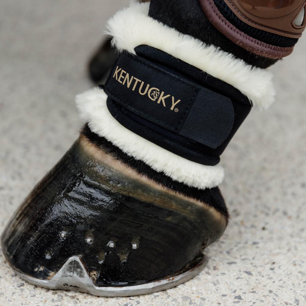 Fetlock guard with lambskin