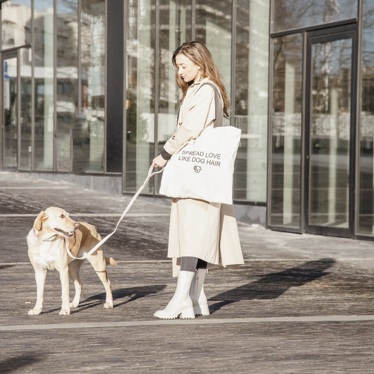 Dog Hairs carrier bag in beige