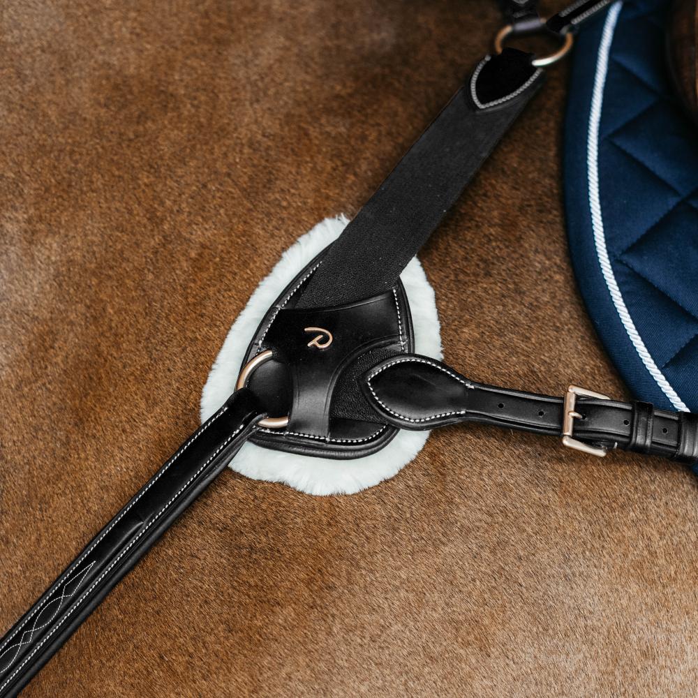 Schutzpad aus veganem Lammfell für 5-Punkt-Vorderzeug