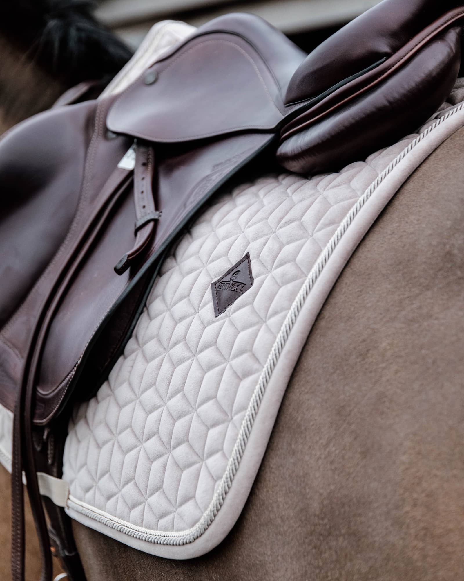 Jumping saddle pad Basic Velvet
