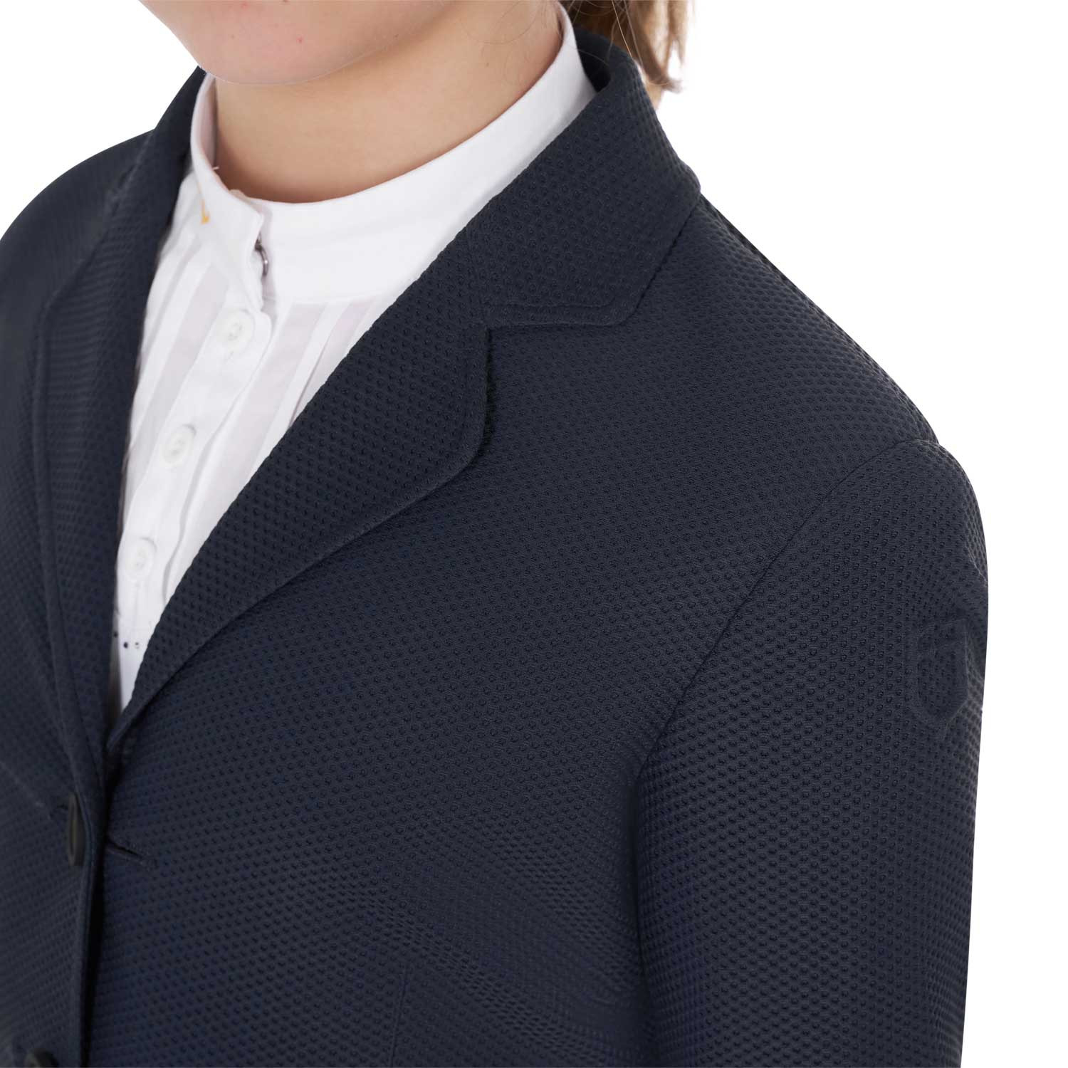 Mädchen-Turnierjacke mit drei Knöpfen aus perforiertem Gewebe