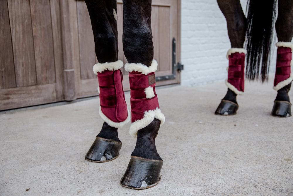 Brushing Boots Velvet Contrast