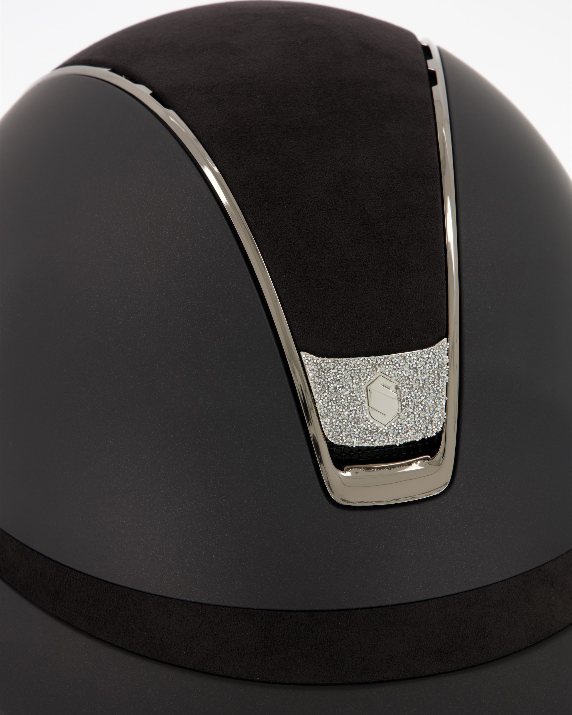Riding helmet 2.0 Miss Shield Shadowmatt Top and Frontal Band Alcantara, Trim Chrome Black, Blason Crystal Fabric Silver in black