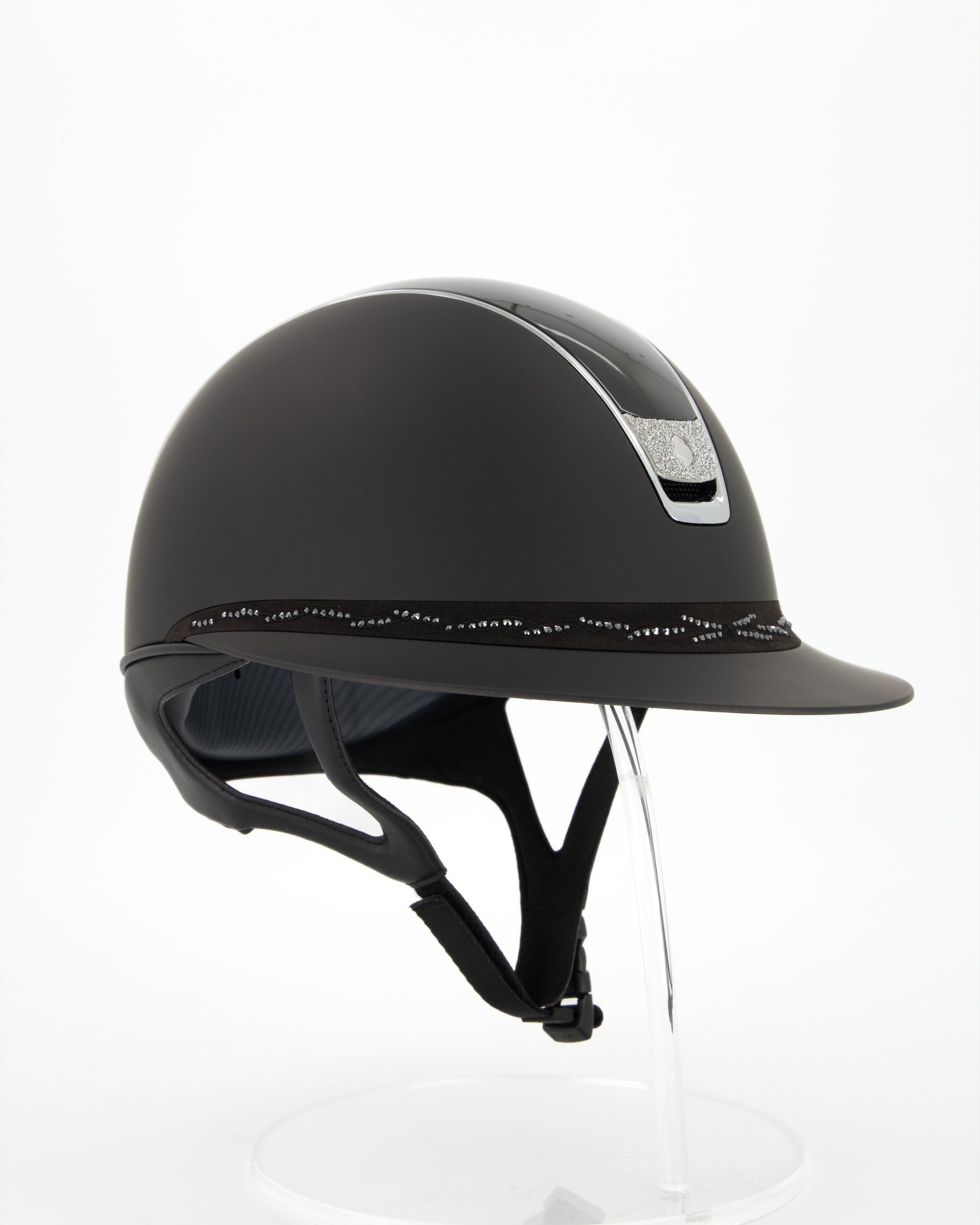 Reithelm 2.0 Miss Shield Shadowmatt, Top Shadow Glossy Black, Frontal Band Flower Swarovski Black, Trim Chrome Silver, Blason Crystal Fabric Silver in schwarz