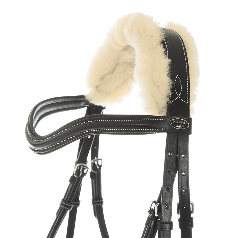 Snaffle "Ivy lambskin" close-comb.