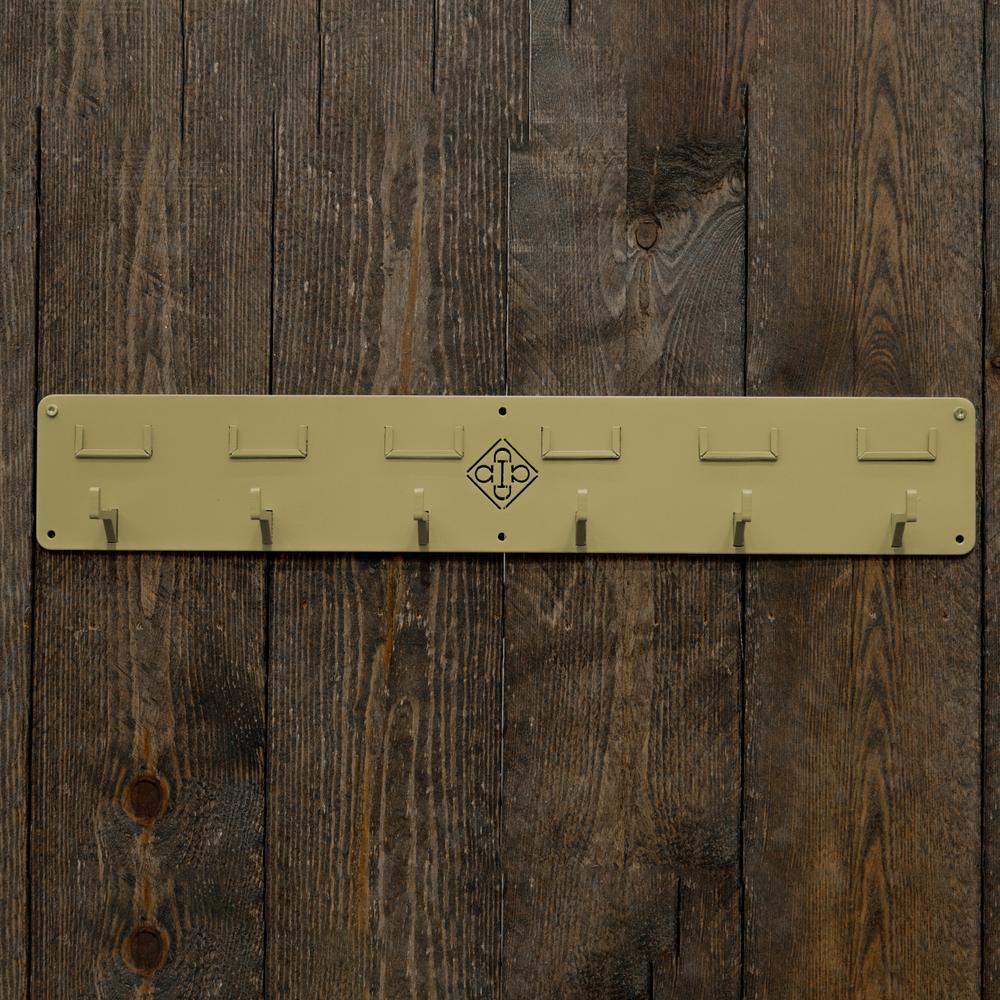 Bridle rack with 6 hooks and name plate