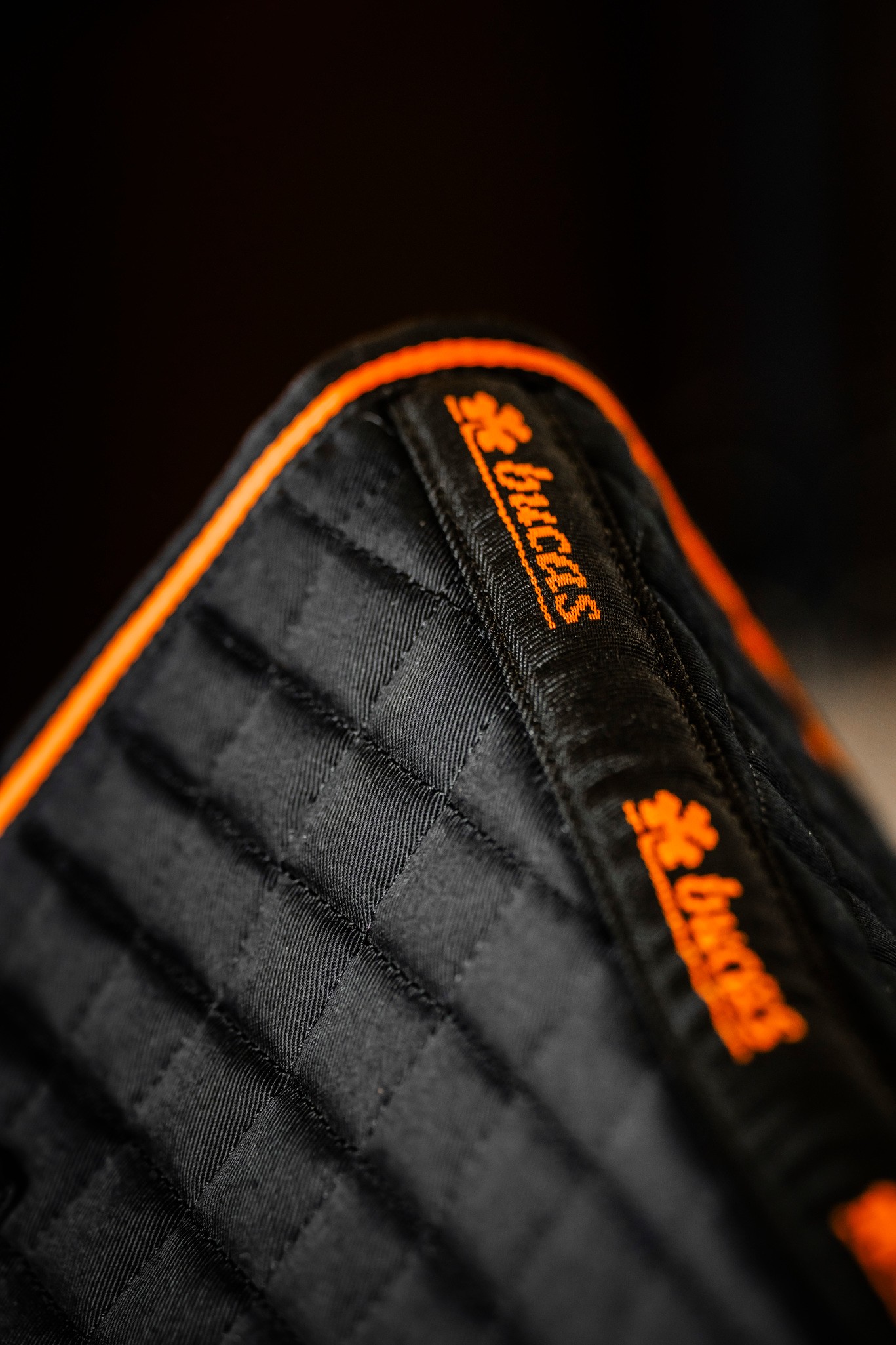 Springschabracke Therapy Limited Edition in Navy/Orange
