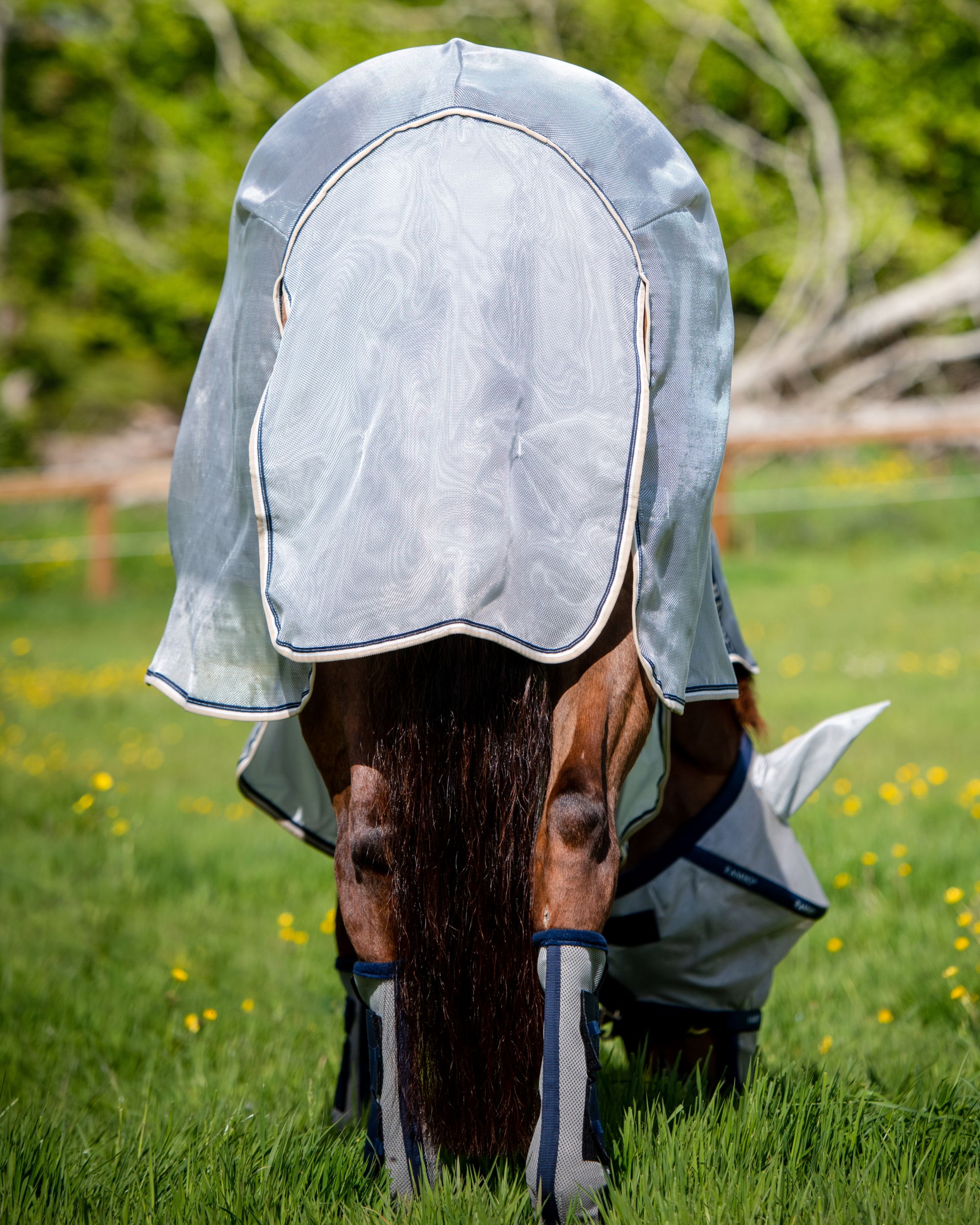 Rambo fly rug in silver/navy/white