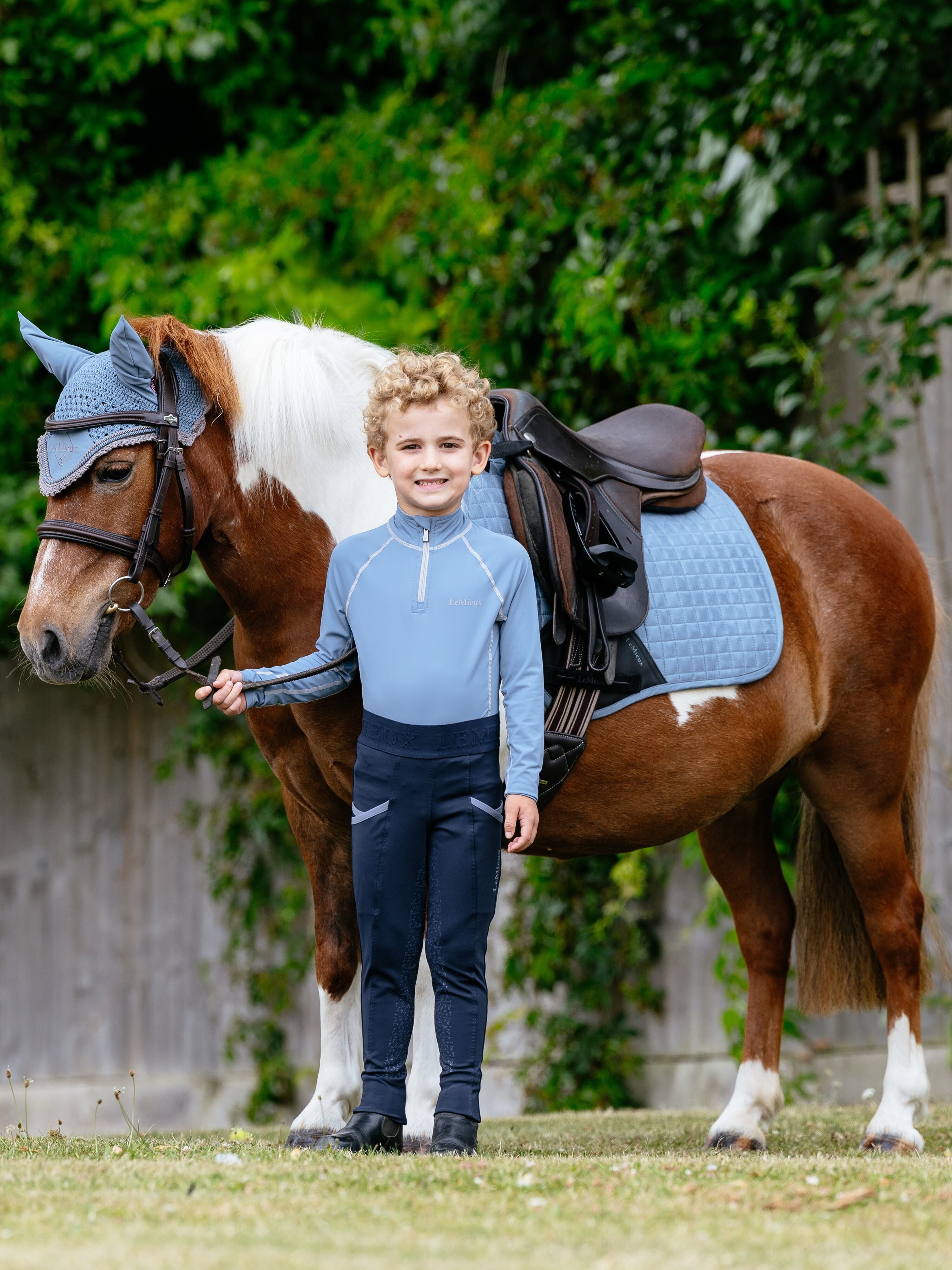 Mini Suede Close Contact zadeldek