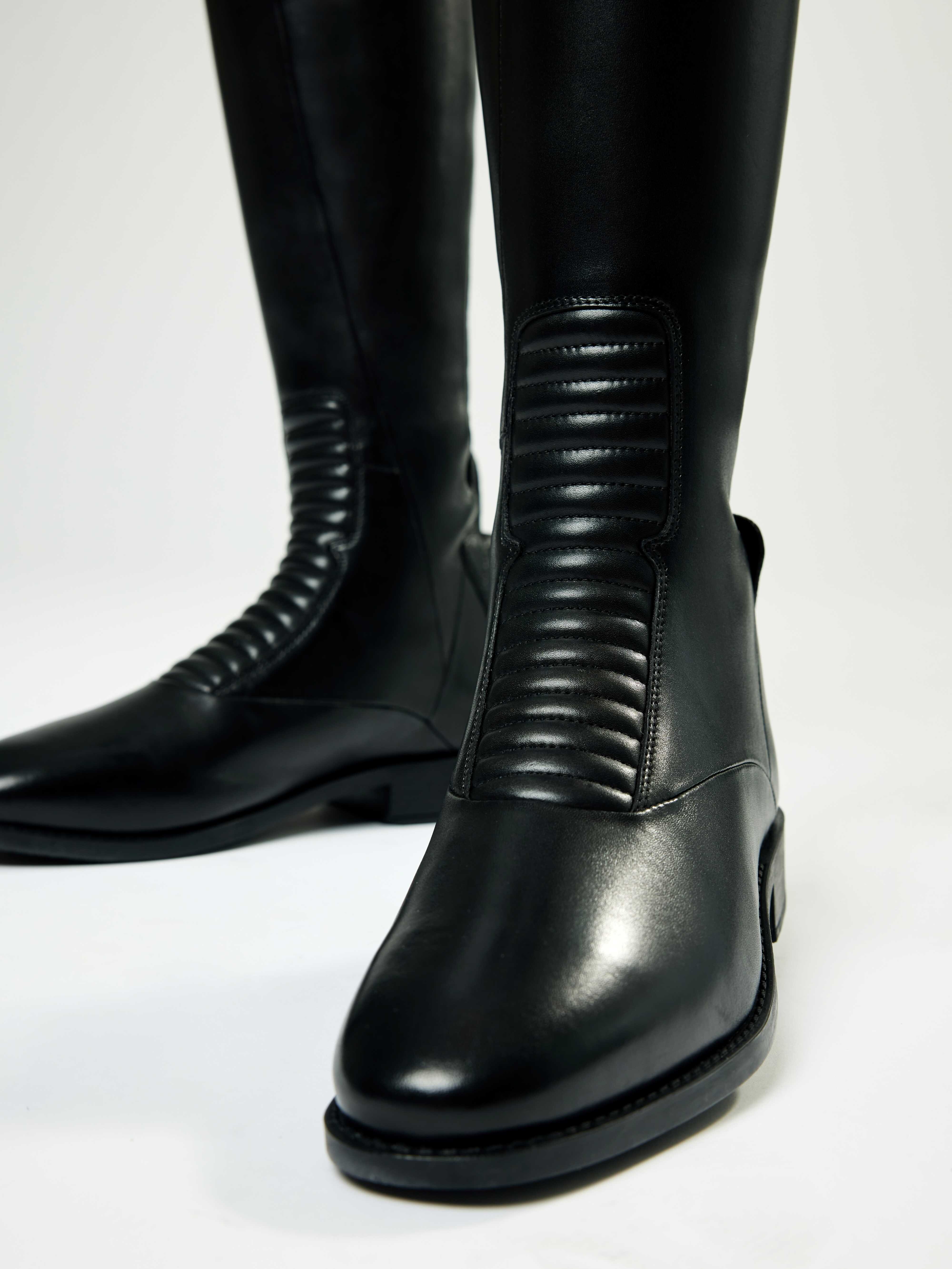Essence gesteifter Reitstiefel