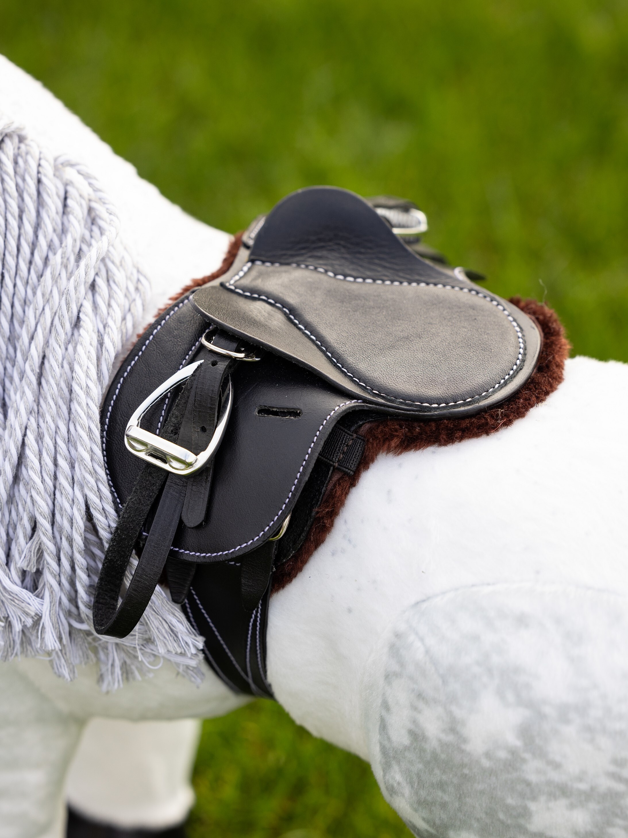 Toy Pony Hunter Turniersatteldecke Braun
