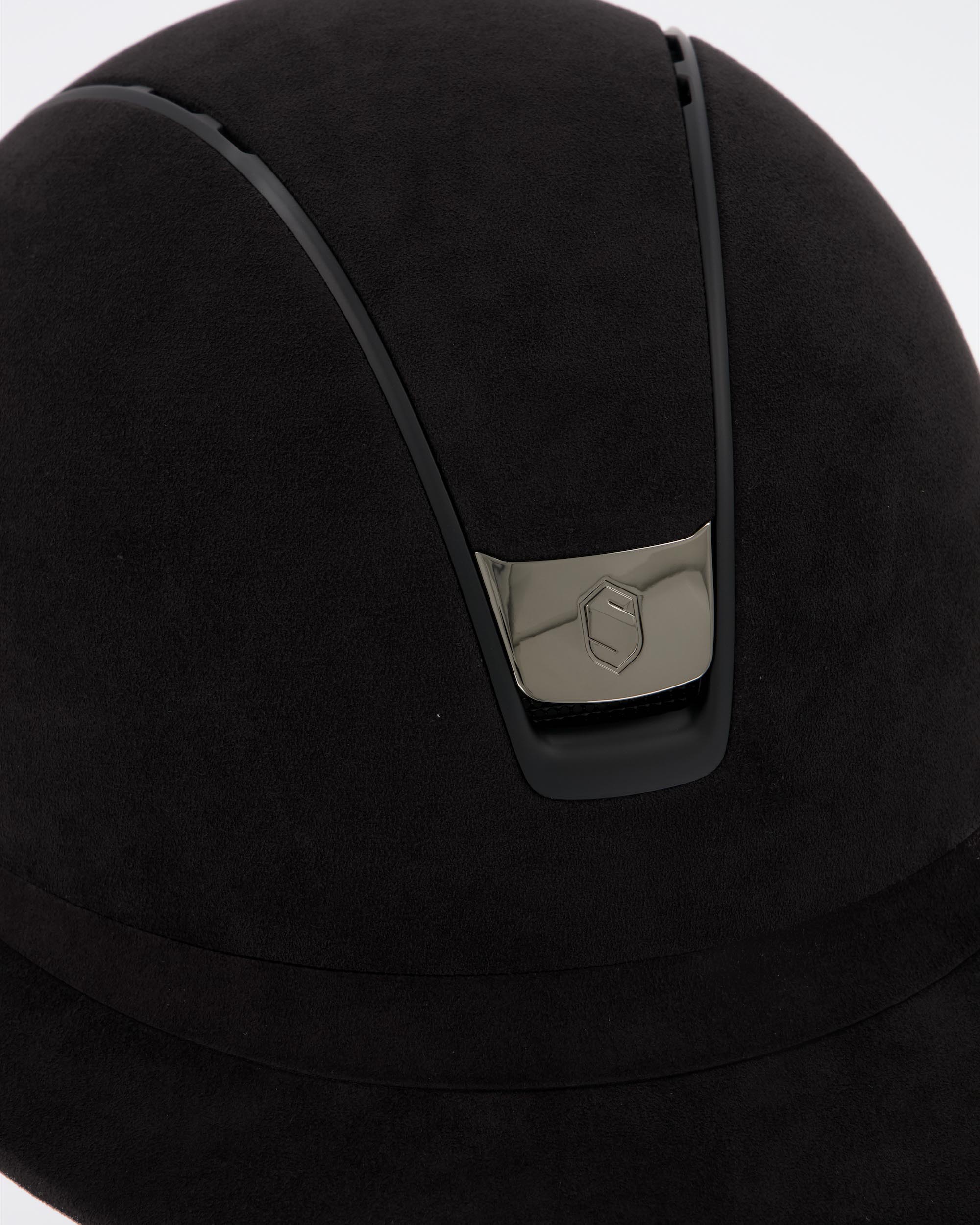 Riding helmet 2.0 Miss Premium Alcantara Black, Trim Matt Black, Blason Black Chrome in black