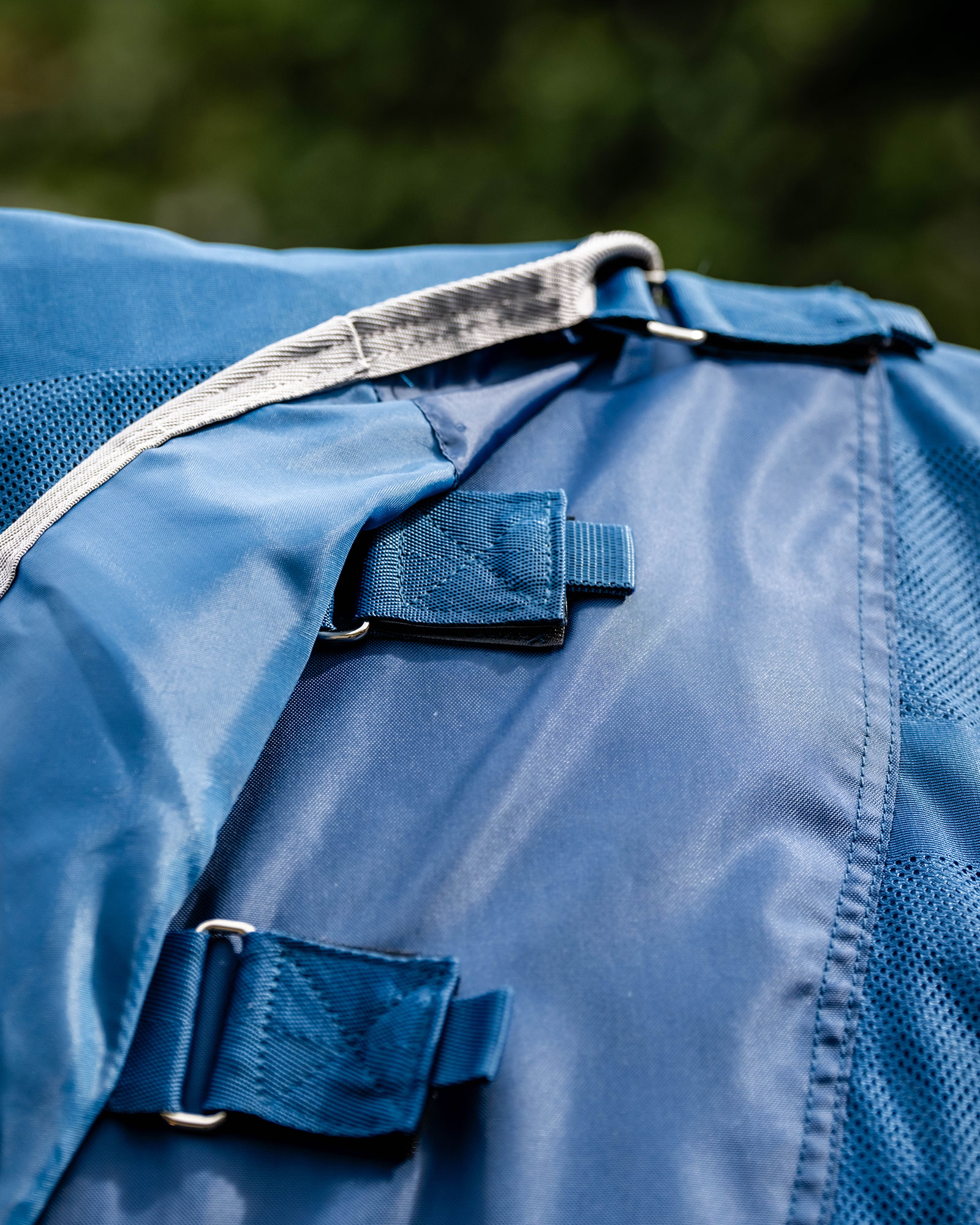Ionic Therapy sweat rug in imperial blue