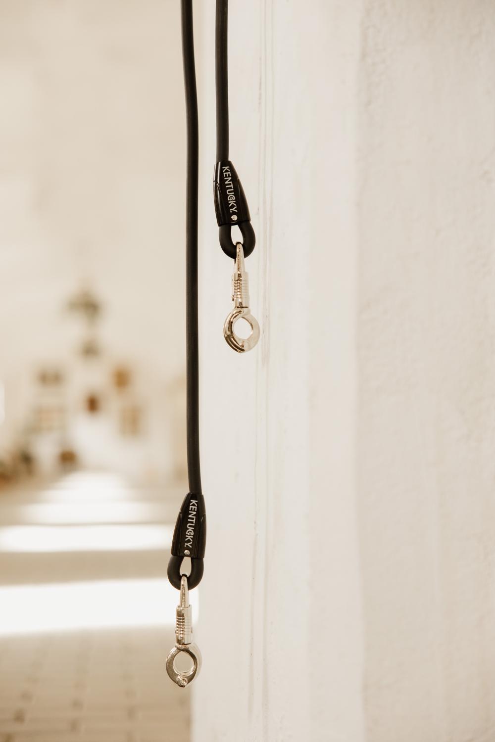 Elastic tether