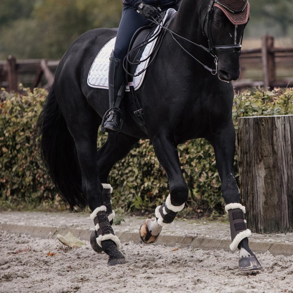 Brushing Boots Air