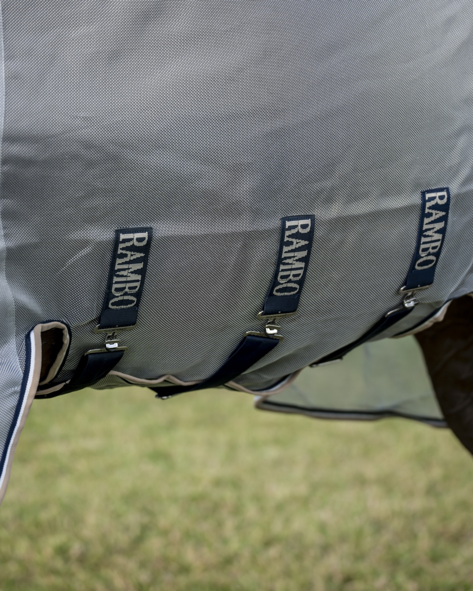 Fliegendecke Rambo Protector in Silver/Navy 