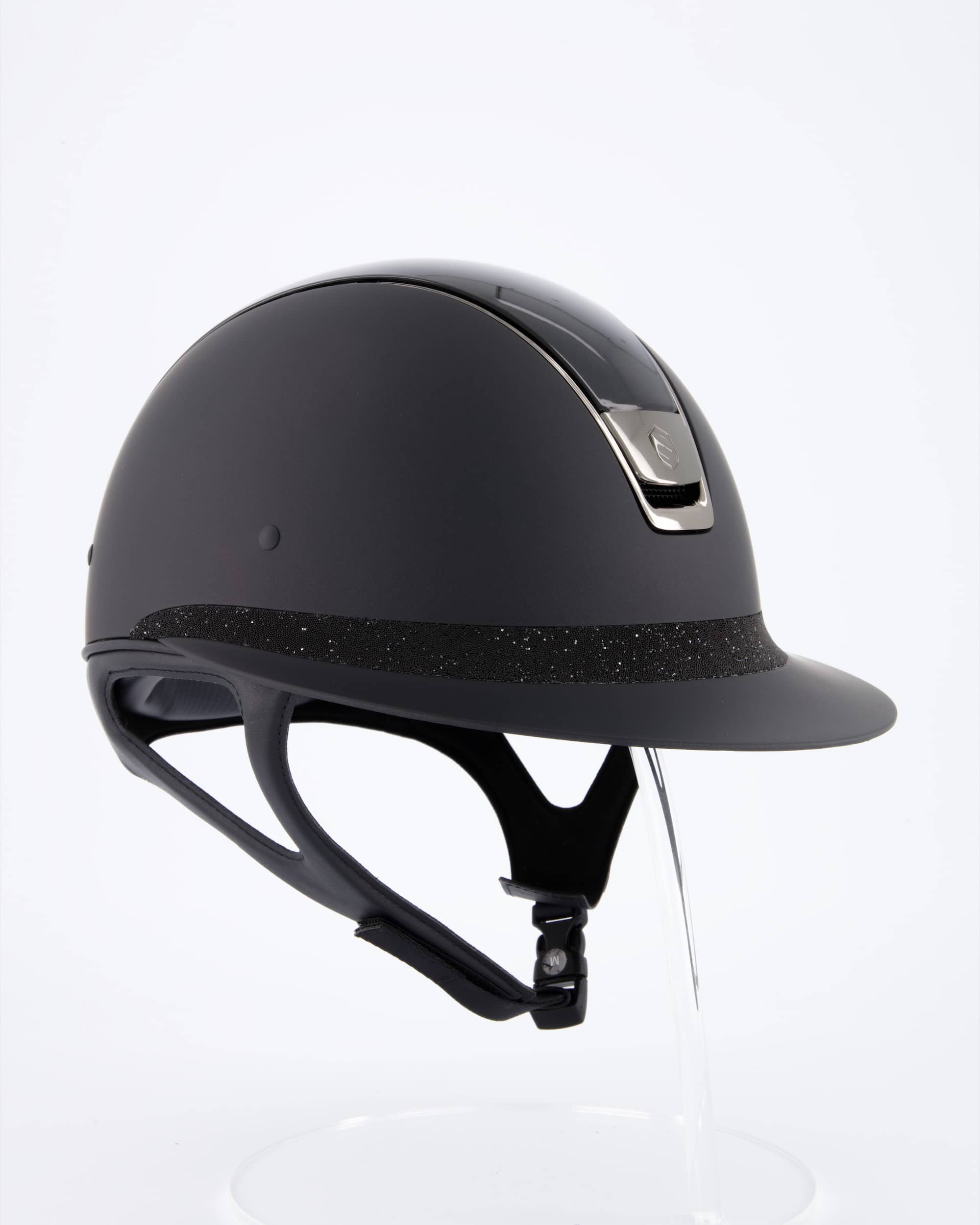 Miss Shield Shadowmatt Black, Top Shadow Glossy Metallic Black, Frontal Band Crystal Fabric Swarovski Black, Trim Chrome Black, Blason Chrome Black