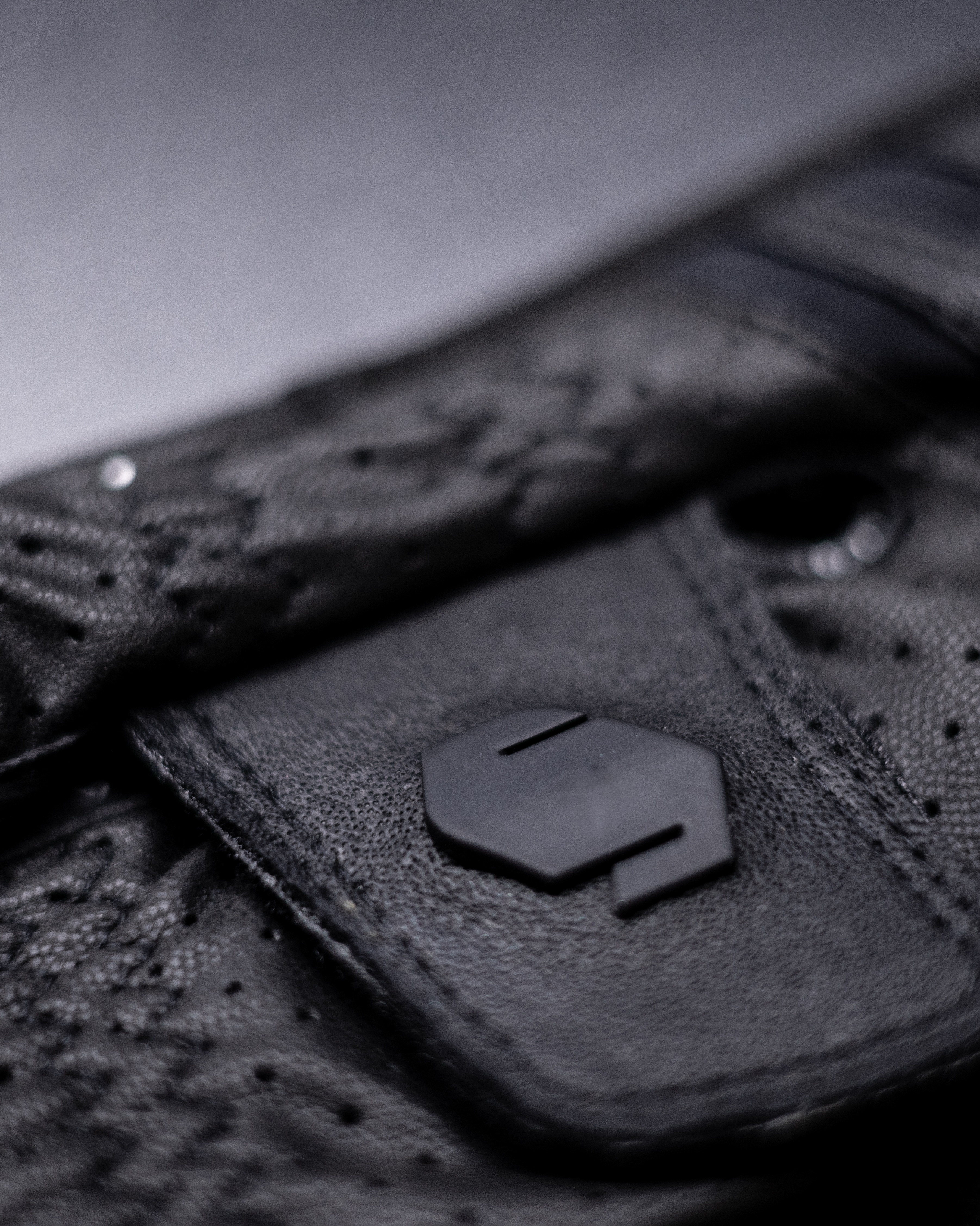 Riding glove V-Skin Hunter Blason Matt Black in black