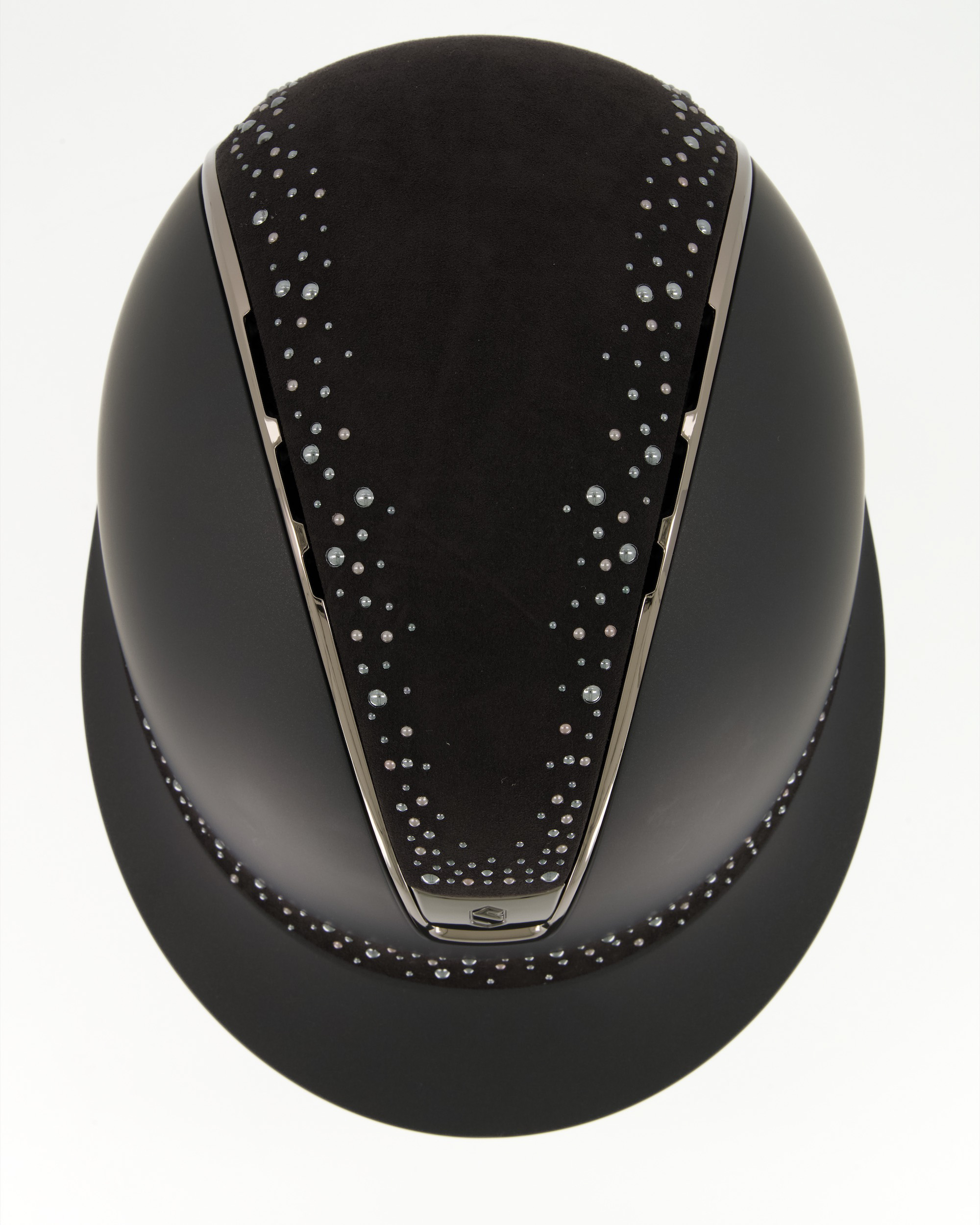 Riding helmet 2.0 Miss Shield Shadowmatt Black, Top and front strap night pearl, Trim and Blason Chrome Black in black