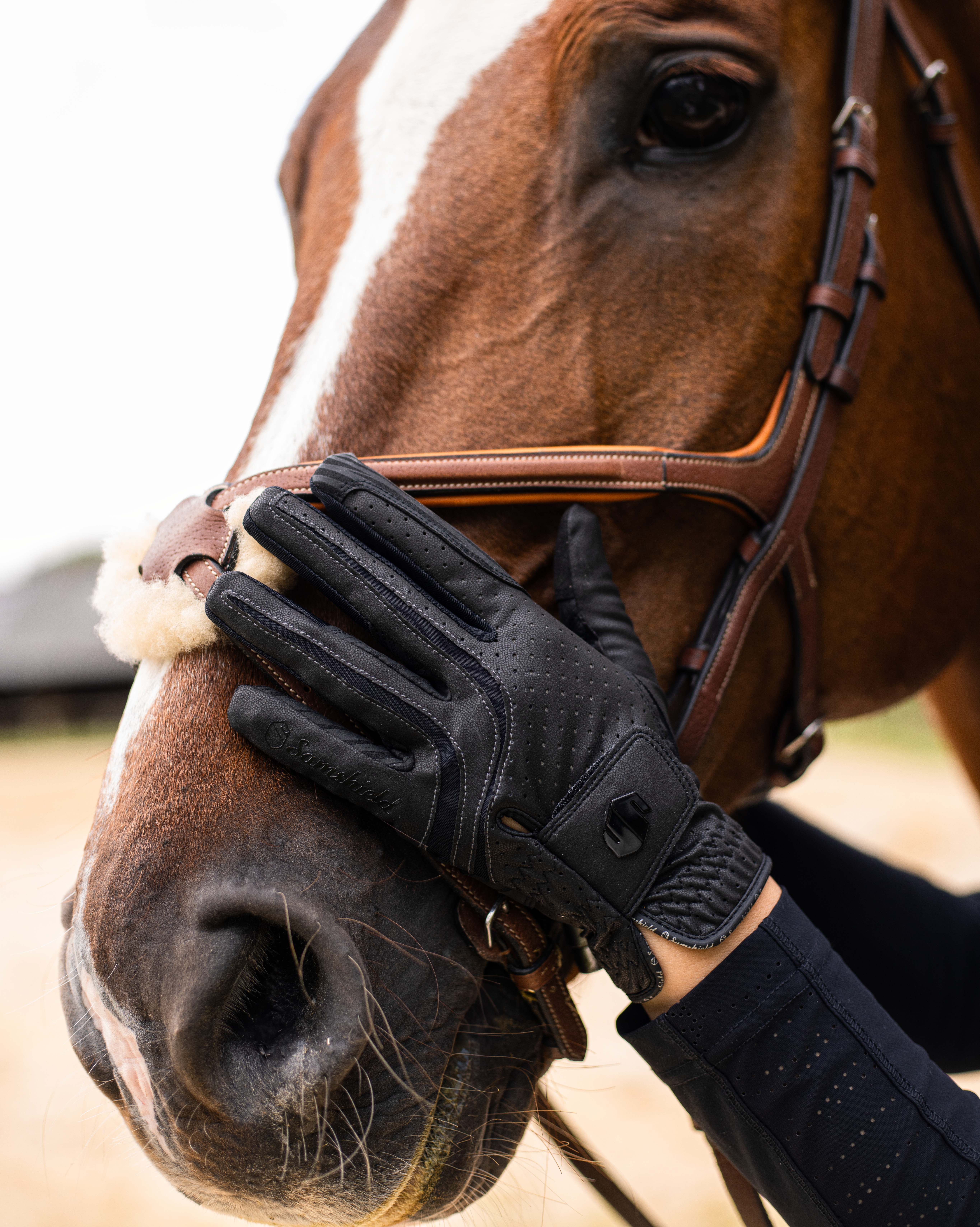 Riding glove V-Skin Blason Shine Black in black