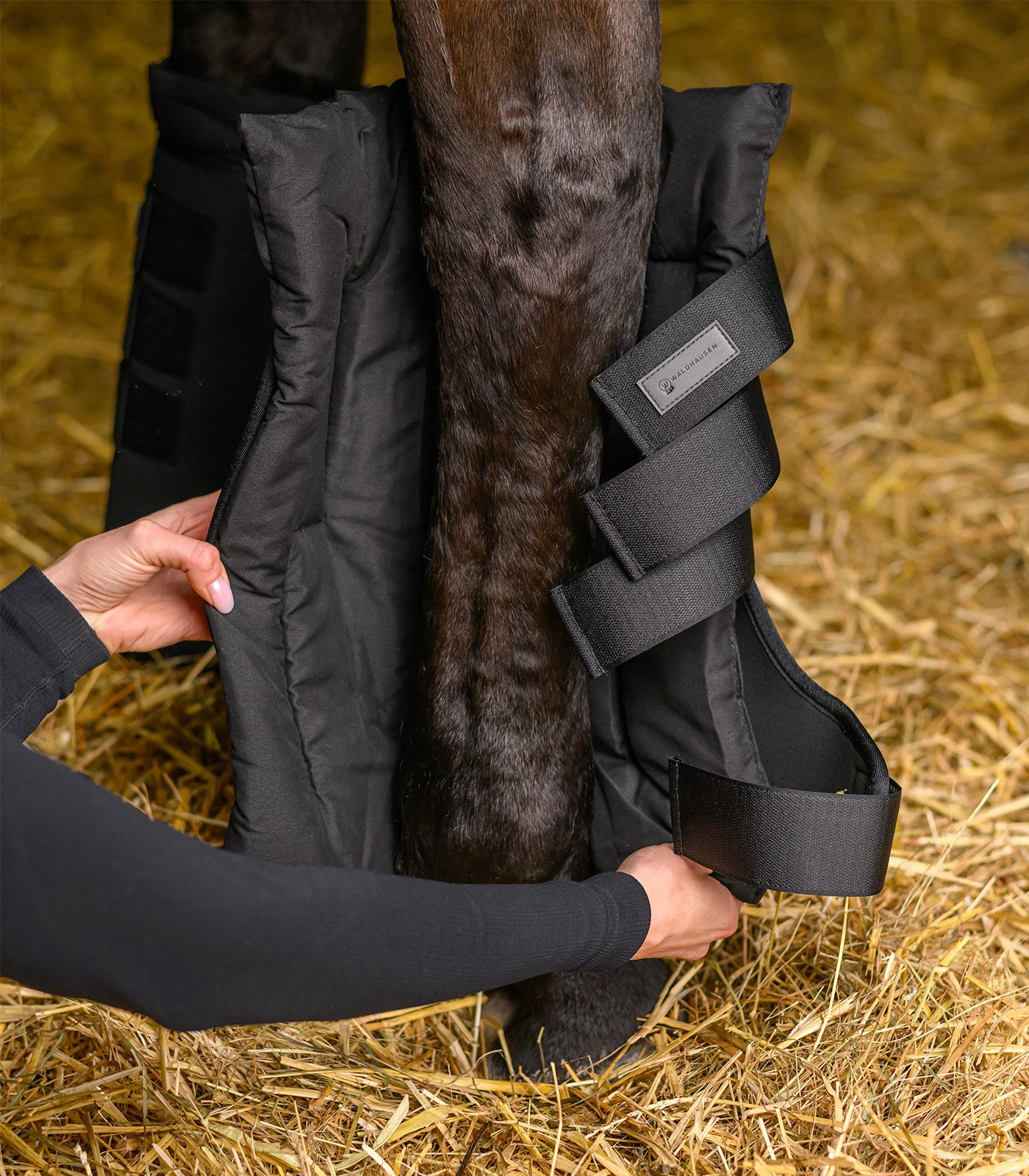 Stable warming gaiters