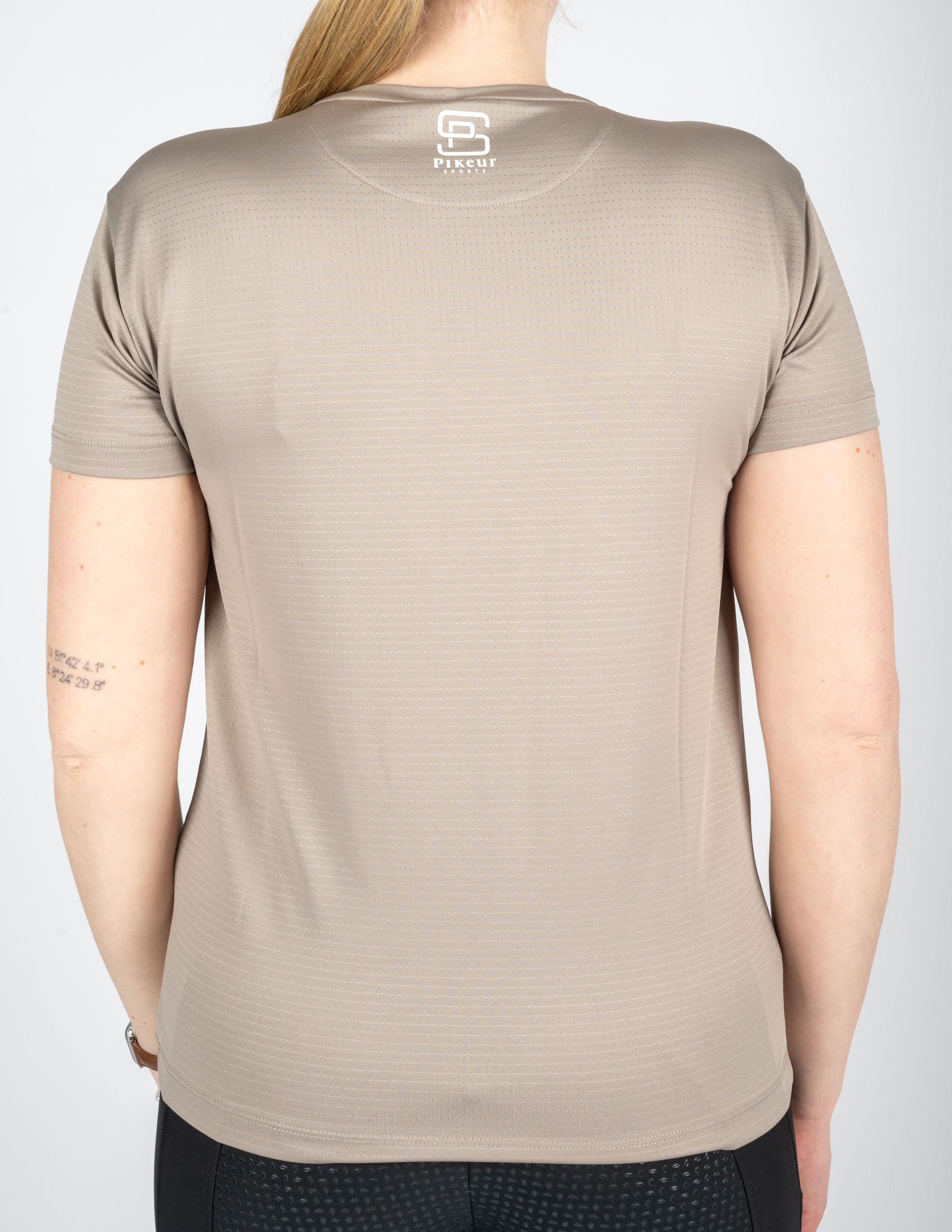 Ladies sportswear T-shirt