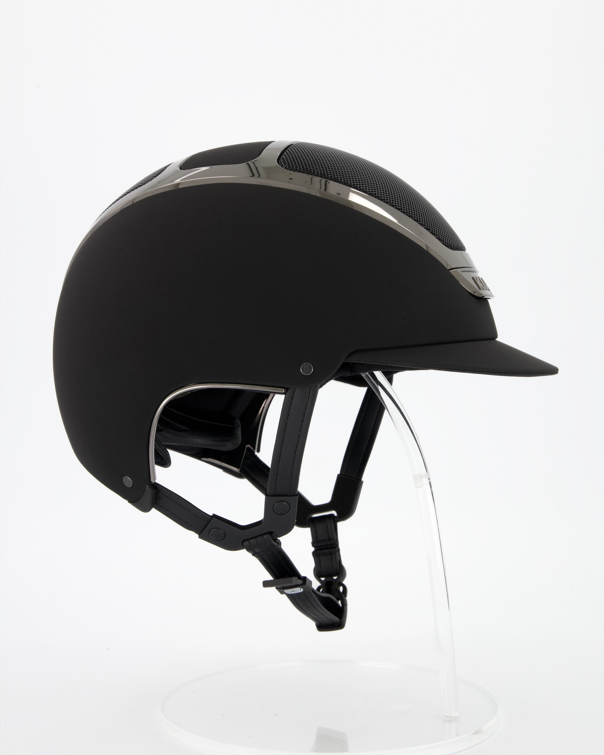 Dogma Chrome riding helmet