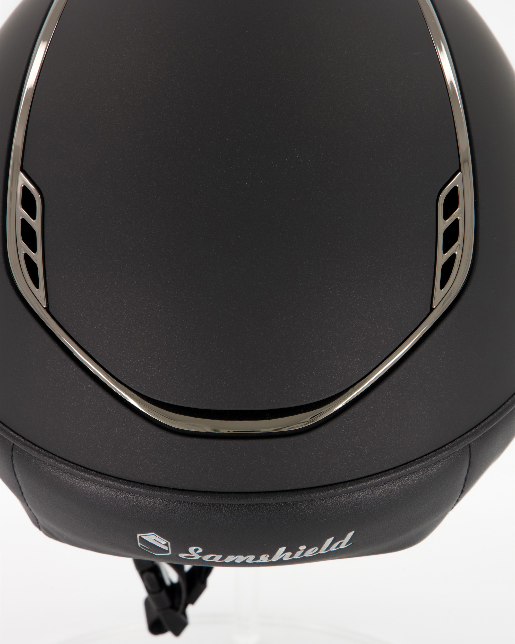 Reithelm Miss Shield 2.0 Shadowmatt Black, Top Shadowmatt Black, Frontalband Flower Swarovski Black,Trim Chrome Black, Blason Crystal Fabric Black in schwarz