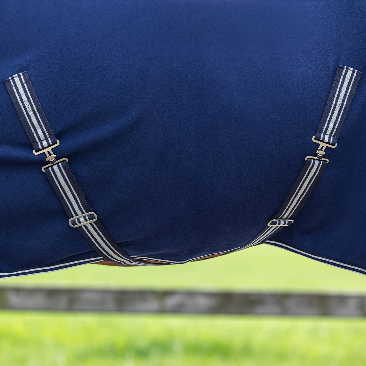 Abschwitzdecke Basic mit Kreuzgurten