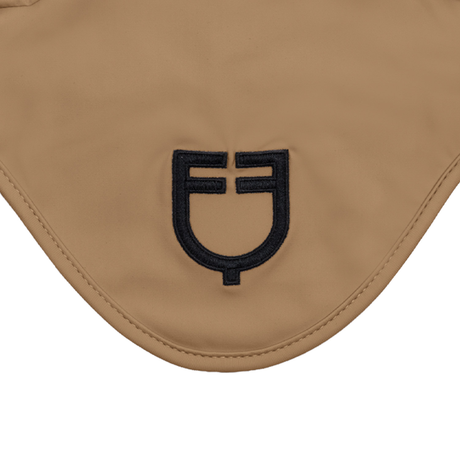Fliegenhaube aus Funktionsgewebe mit kontrastierendem Logo