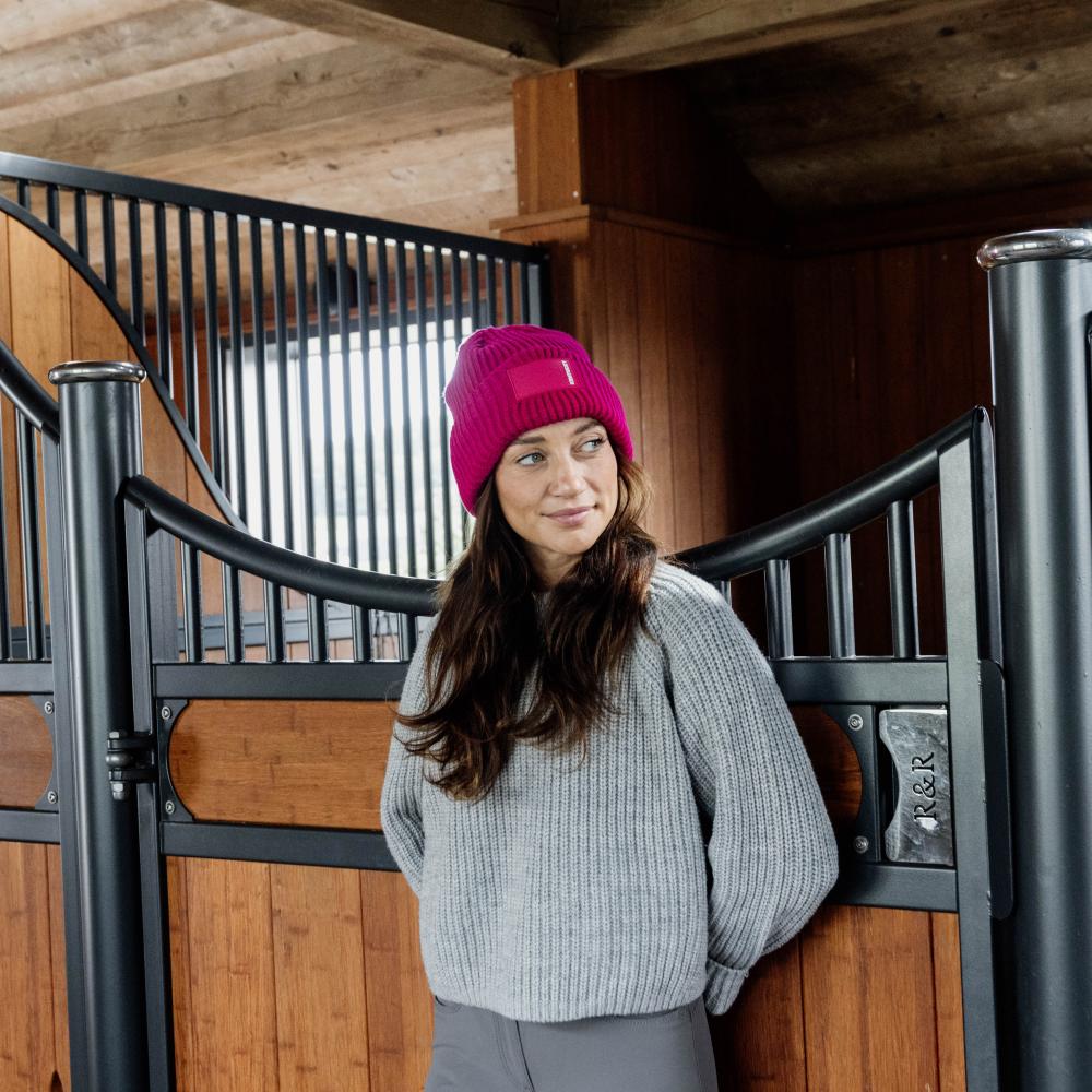Beanie mit gummiertem Logo