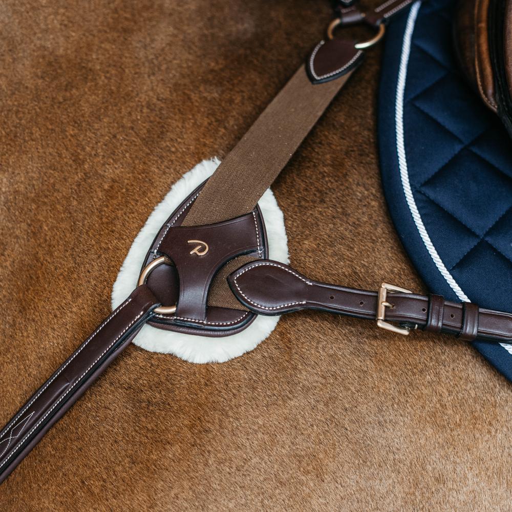 Schutzpad aus veganem Lammfell für 5-Punkt-Vorderzeug