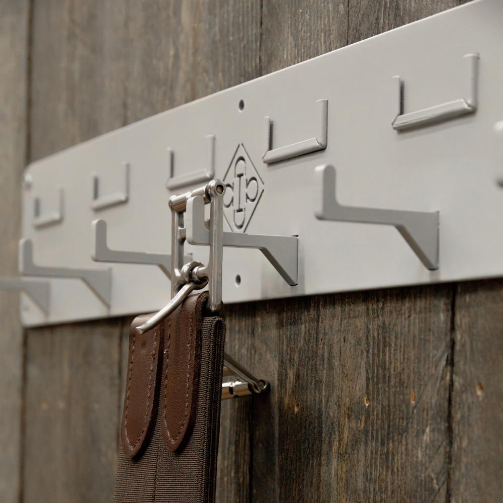 Bridle rack with 6 hooks and name plate