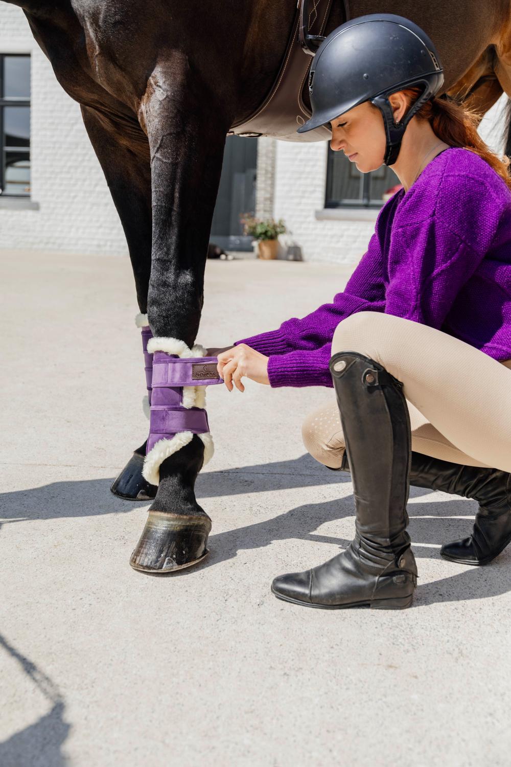 Brushing Boots Velvet Contrast