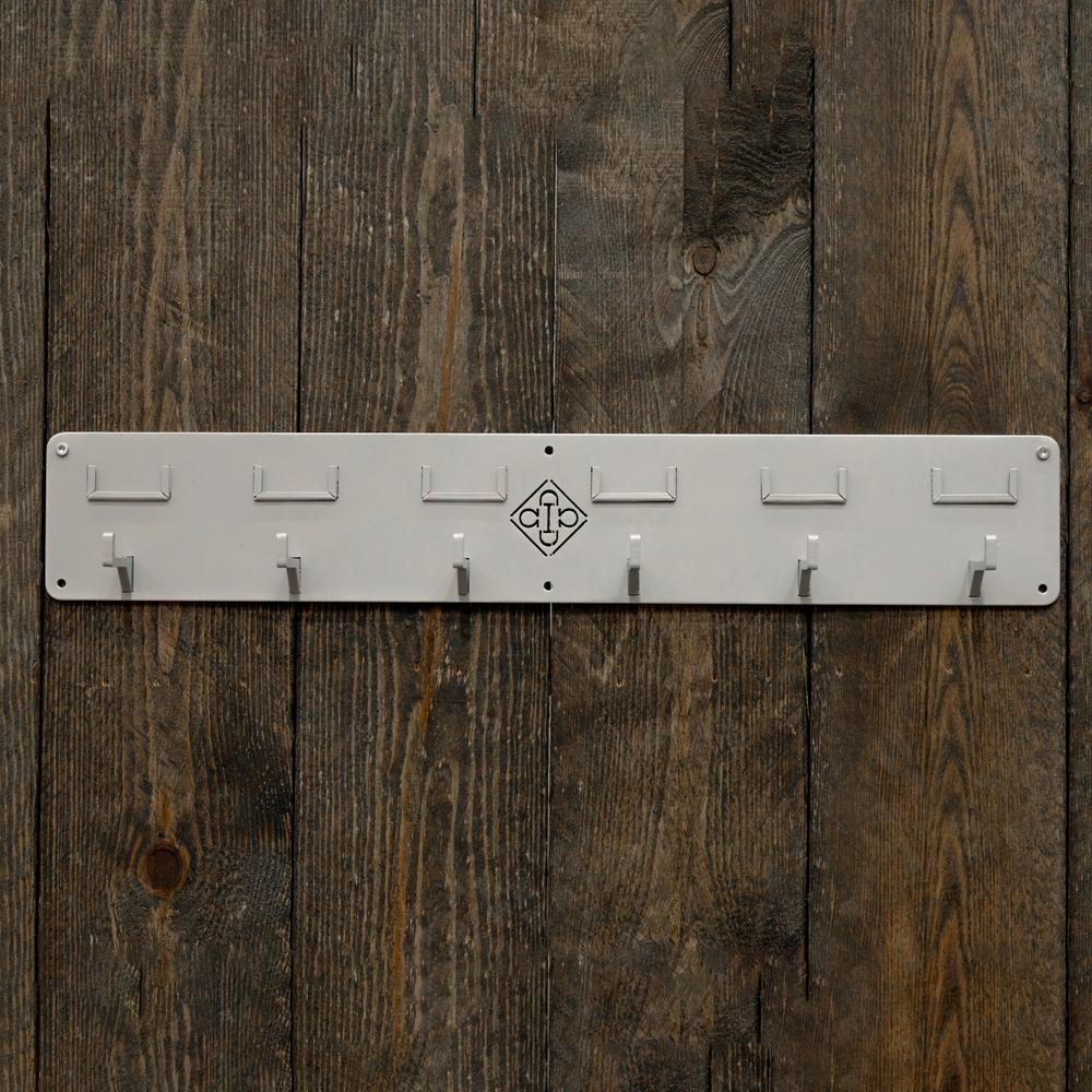 Bridle rack with 6 hooks and name plate