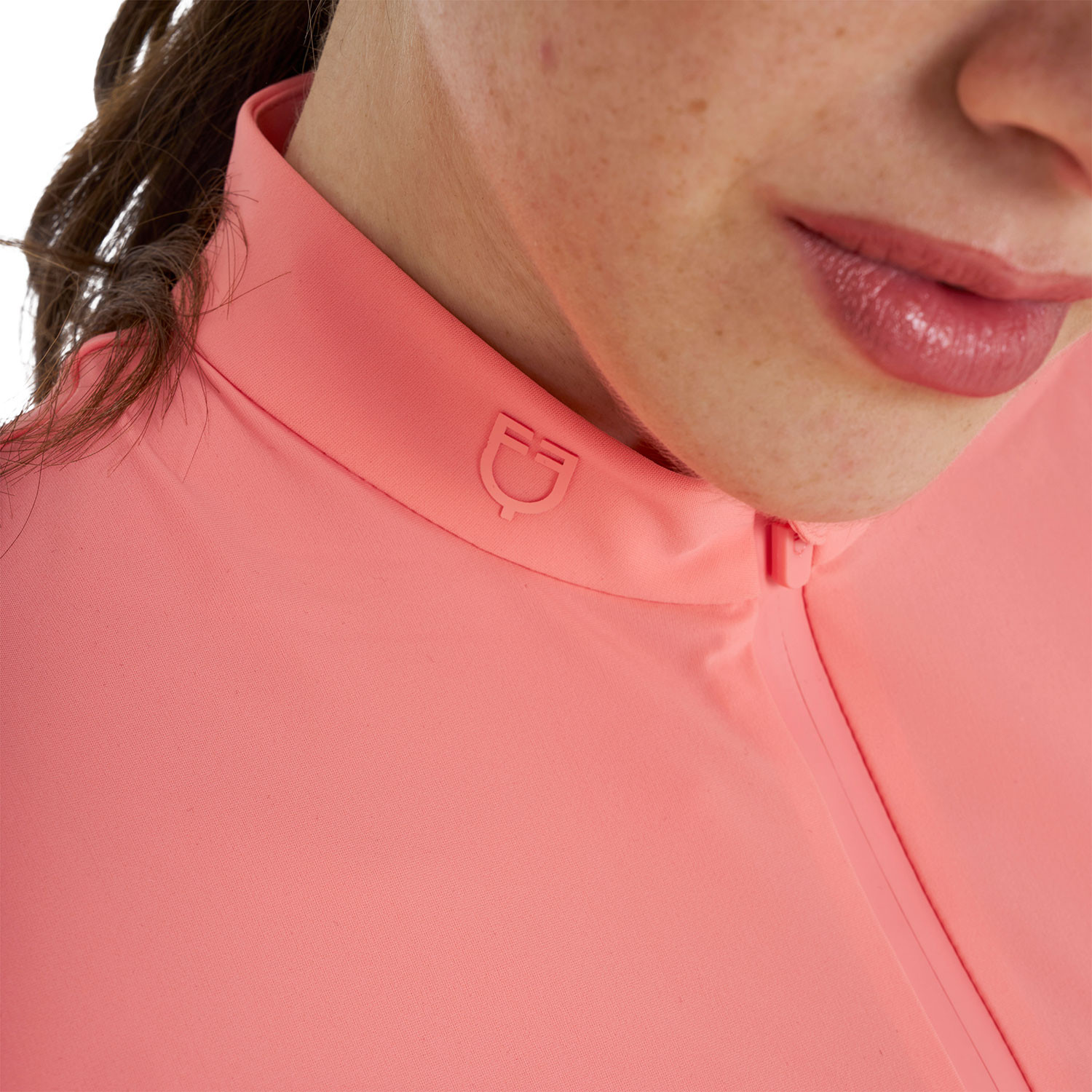 Damen-Trainingsshirt aus technischem Gewebe mit Mikrolöchern