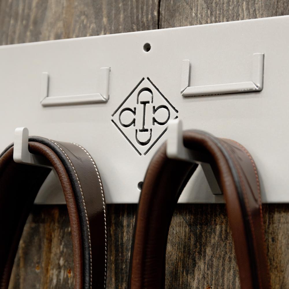 Bridle rack with 6 hooks and name plate