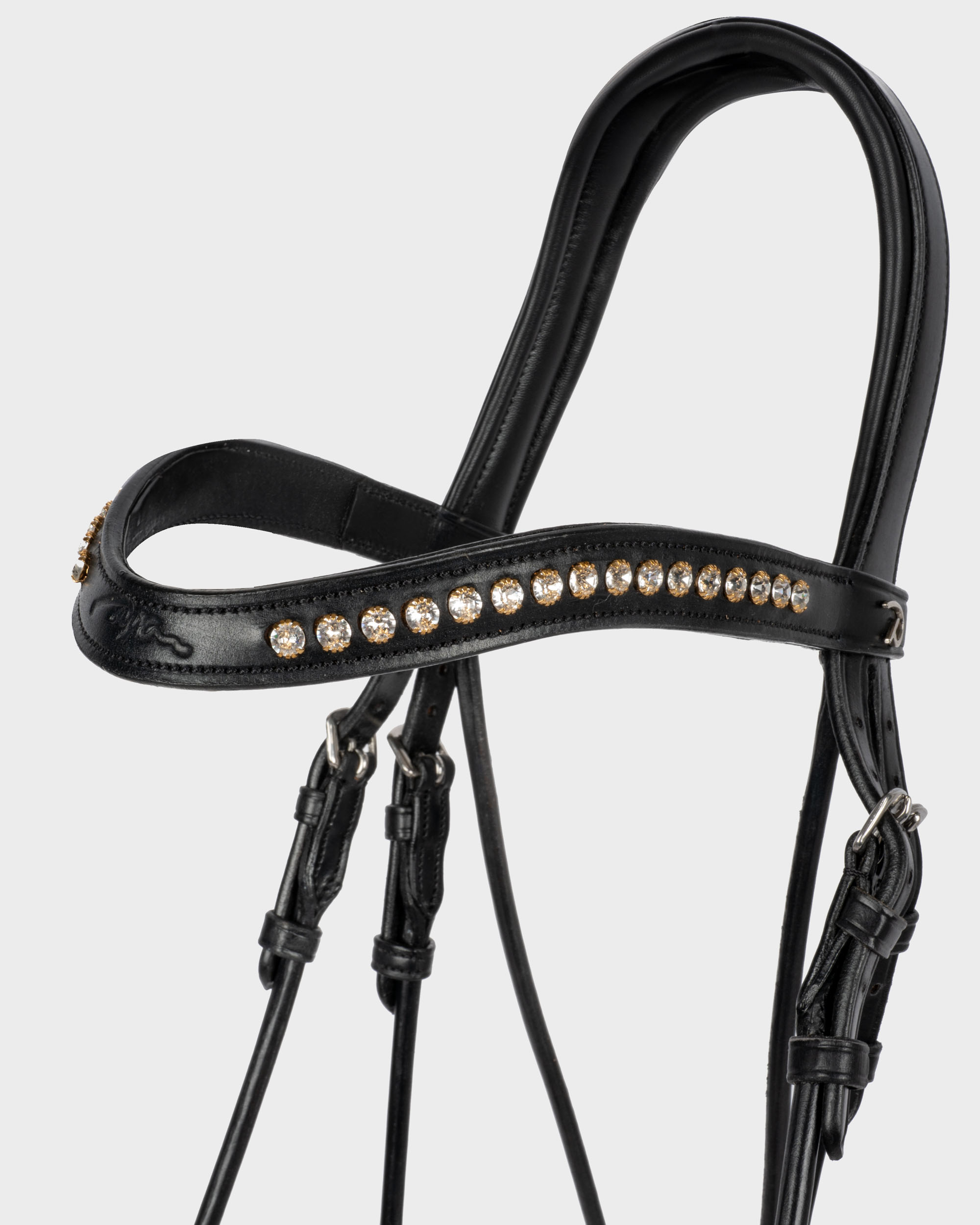Snaffle with swedish noseband in matt leather (medium) in black Snaffle with swedish noseband in matt leather (medium) in black