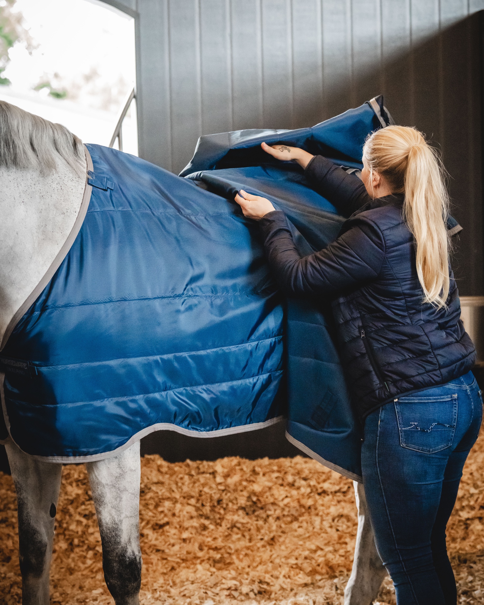 Liner Ionic Therapy 50g in imperial blue