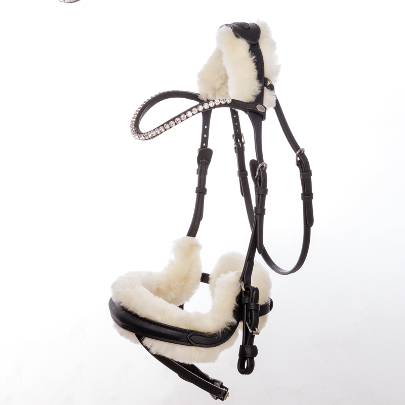 Caliano Via" lambskin cushion set