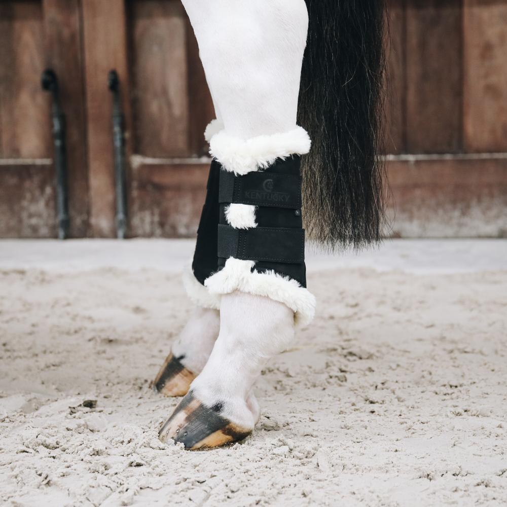 Brushing Boots Air