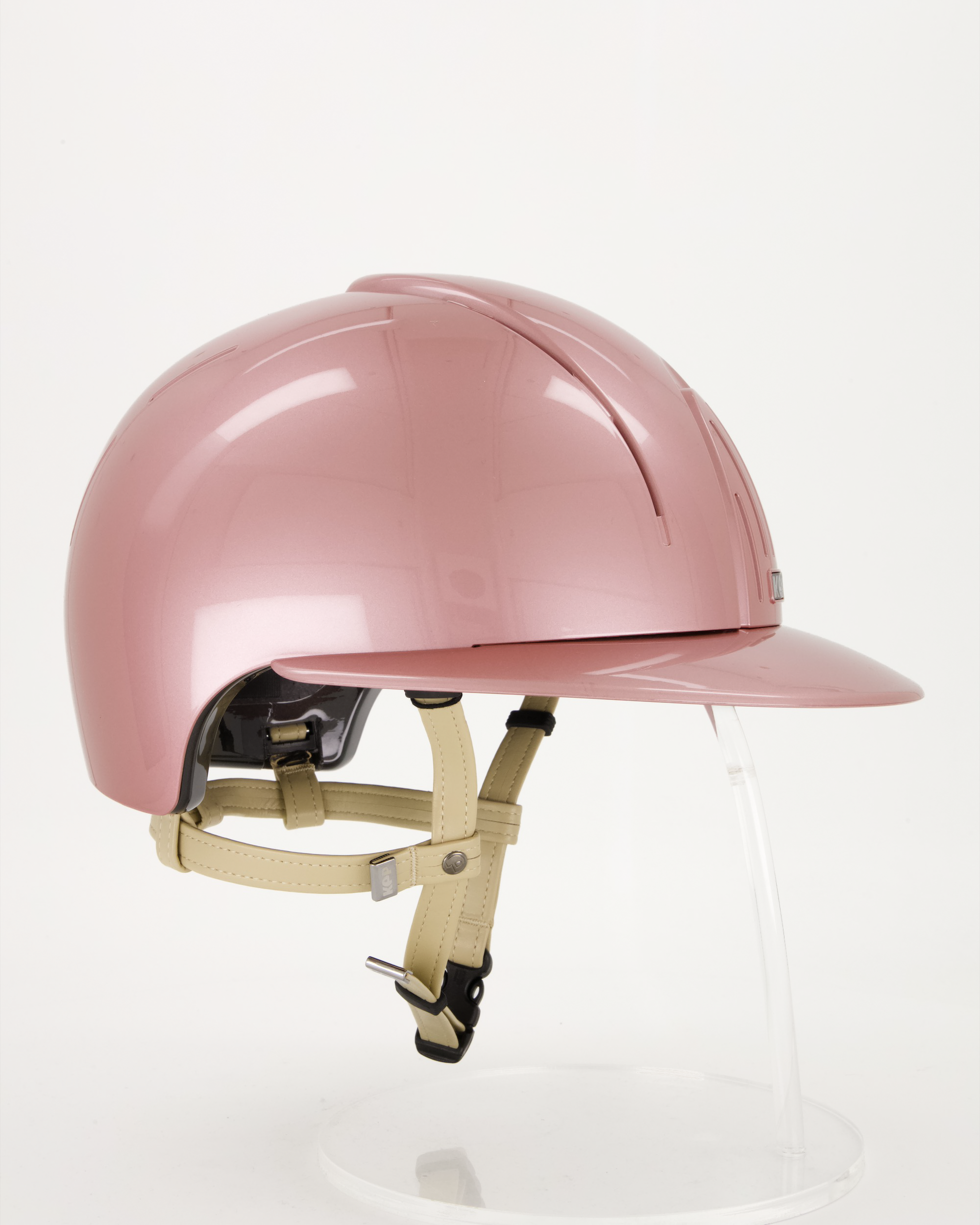 Reithelm Smart Nova Polish pink Polo mit beigem Kinnriemen