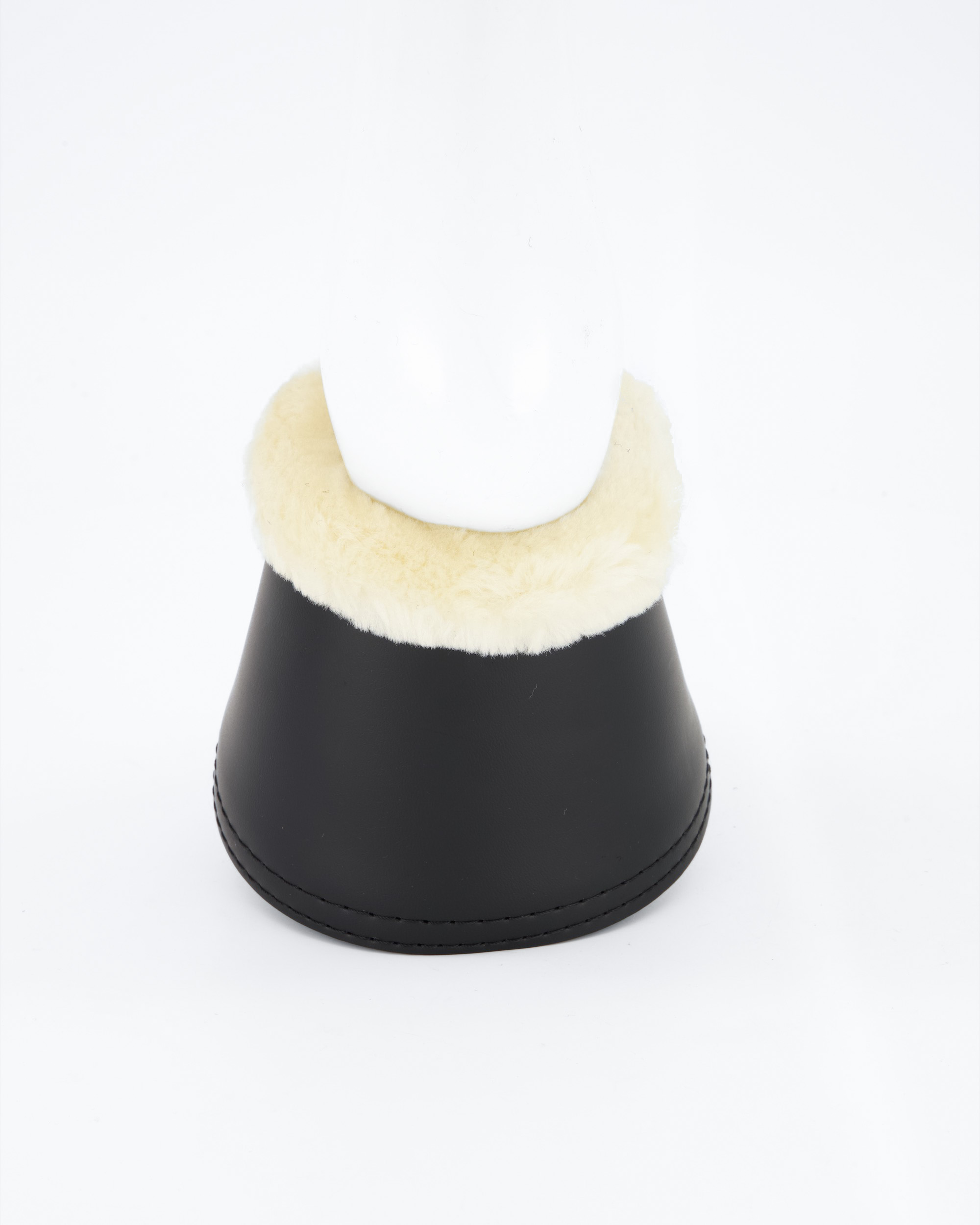 Artificial fur hoof boots in black/nature
